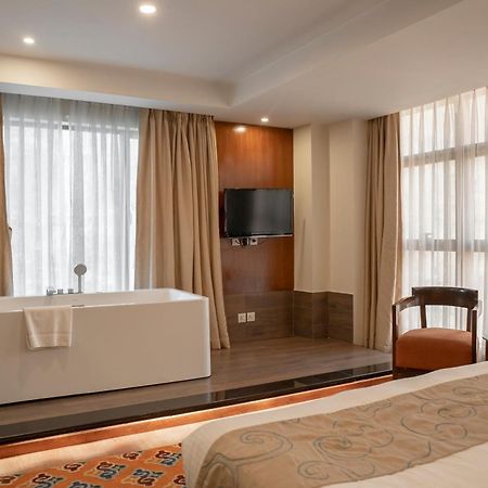 Hotel Shambala Катманду Екстер'єр фото